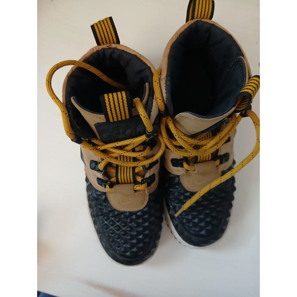 Nike Lunar Force 1 Duckboot '17 in the "Metallic Gold / Black  4Y - Picture 7 of 9